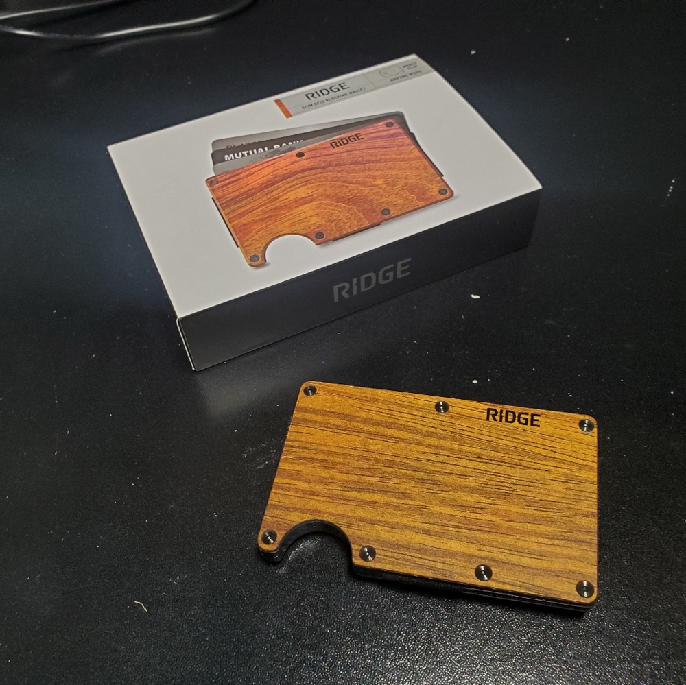 Ridge Wood Grain Wallet